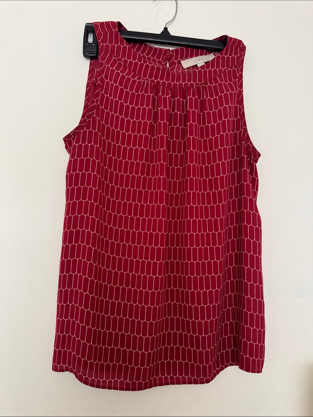 LOFT Red Sleeveless Patterned Blouse
